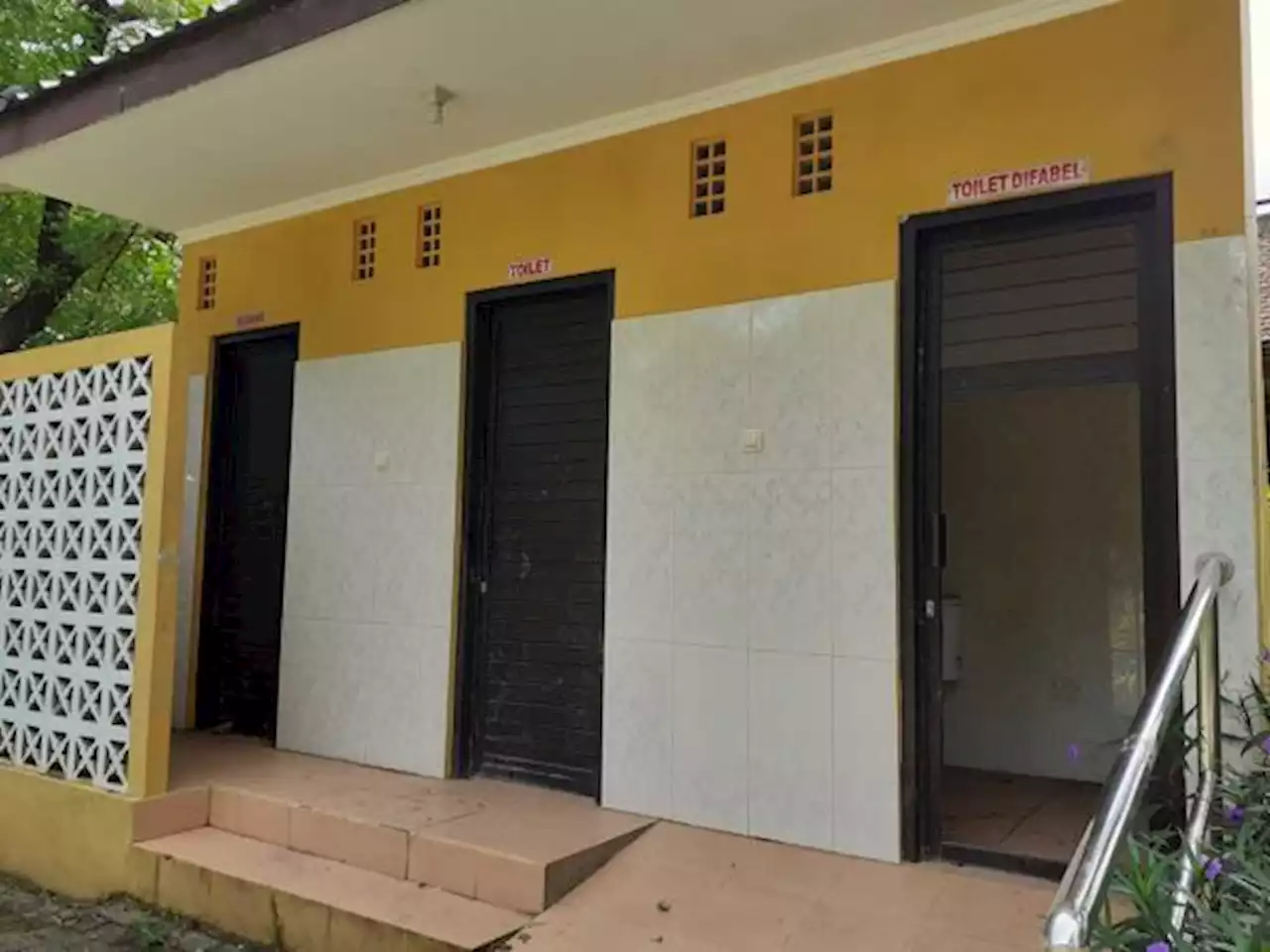 Miris! Toilet Taman Kerten Solo Mangkrak 3 Tahun, Fasilitas Rusak