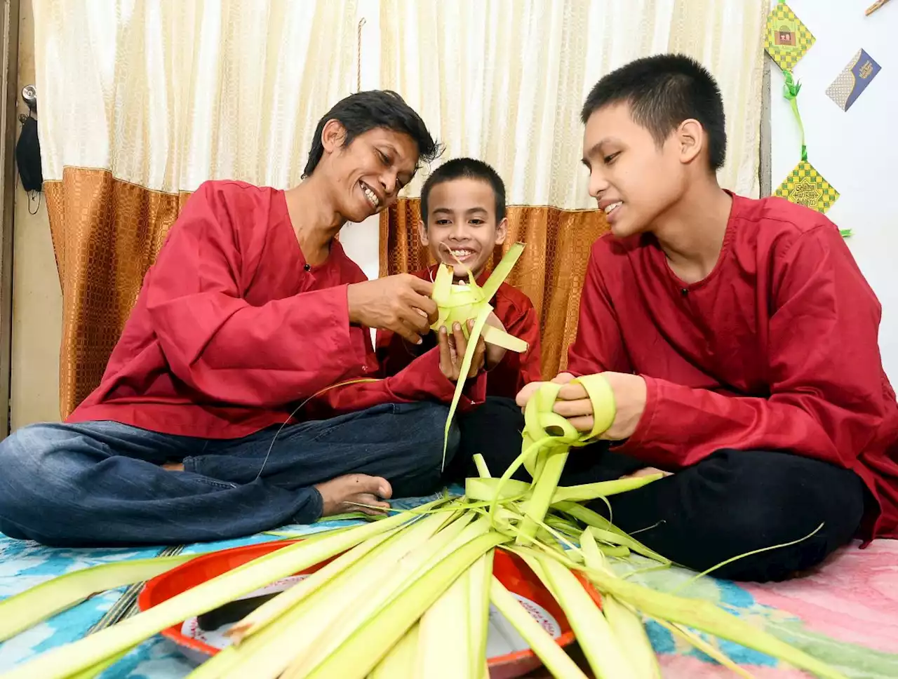 Champion ketupat weaver gets to show off his skills during Hari Raya