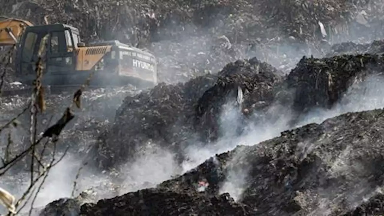 South Asia wilts in heat as India rubbish mountain burns