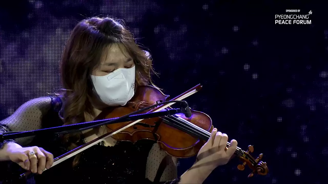 The Power of Music: North and South Koreans brought to tears by emotional performance