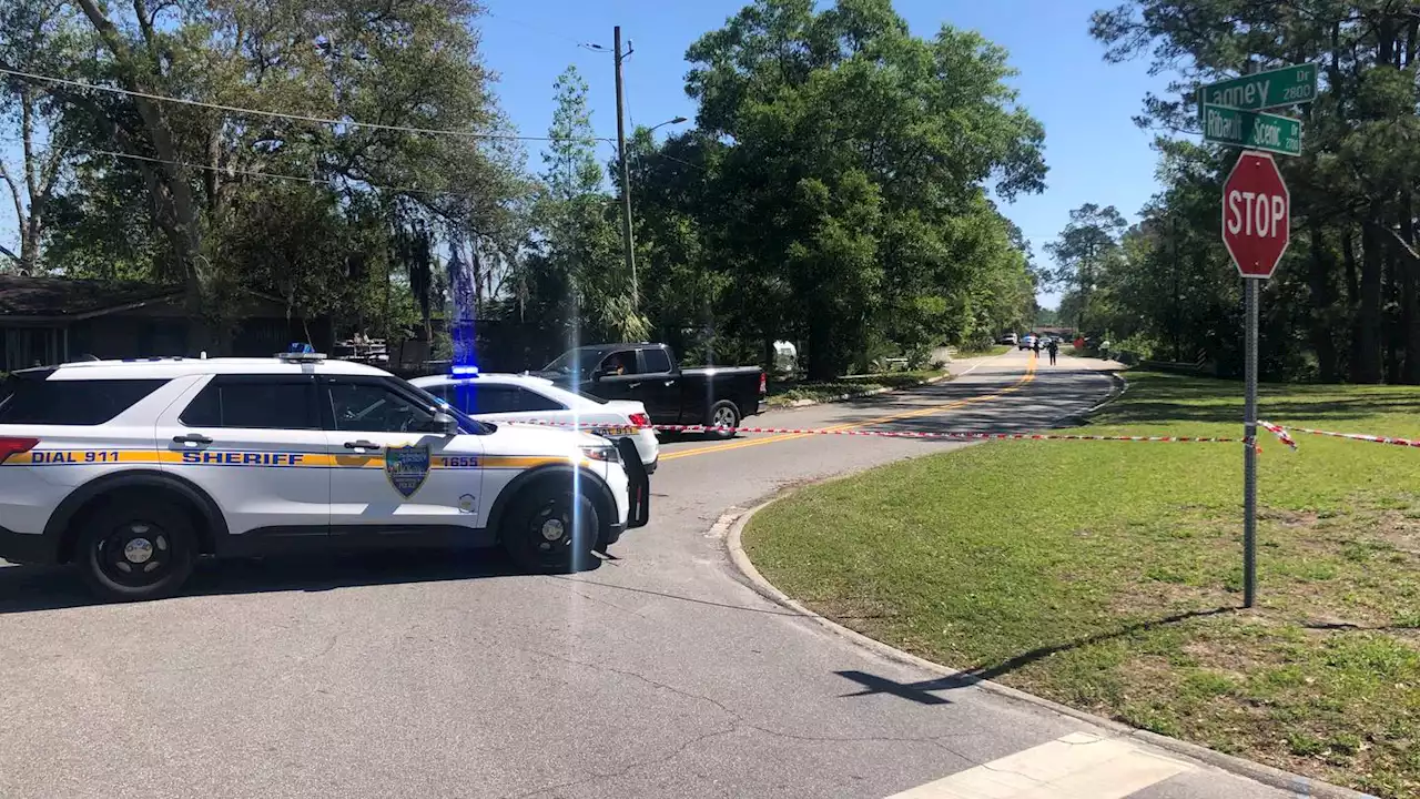 Woman in critical condition after shooting on Ribault Scenic Dr.