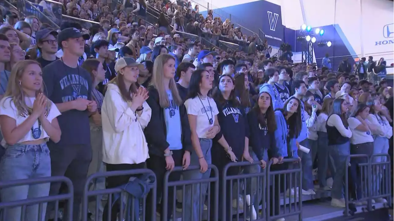 Nearly 4,500 Students Pack Finneran Pavilion To Watch Villanova, Kansas In Final Four