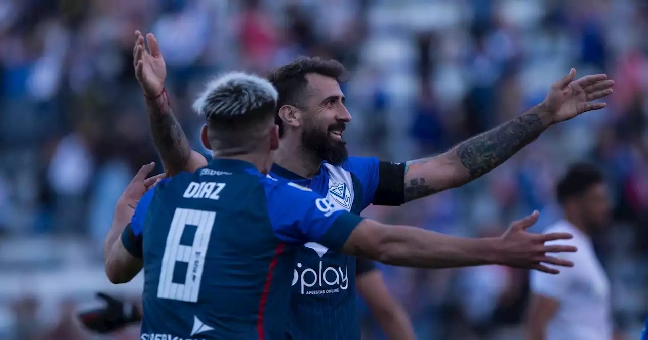 El VAR se quedó congelado en Vélez-Lanús y el árbitro tuvo que esperar 10 minutos para revisar el gol del Oso Pratto