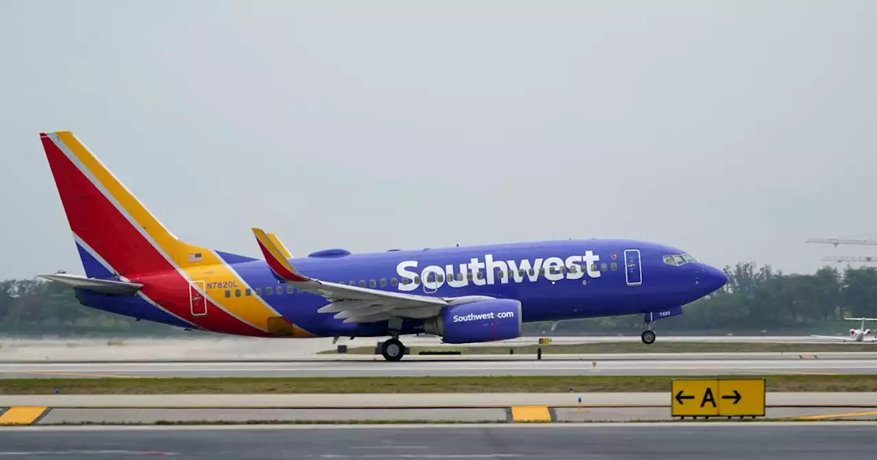 Southwest Airlines, other carriers cancel hundreds more flights Sunday as weekend delays pile up