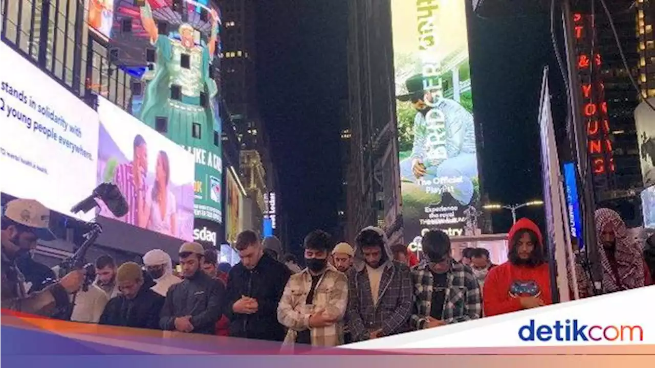 Viral Tarawih Digelar di Times Square New York