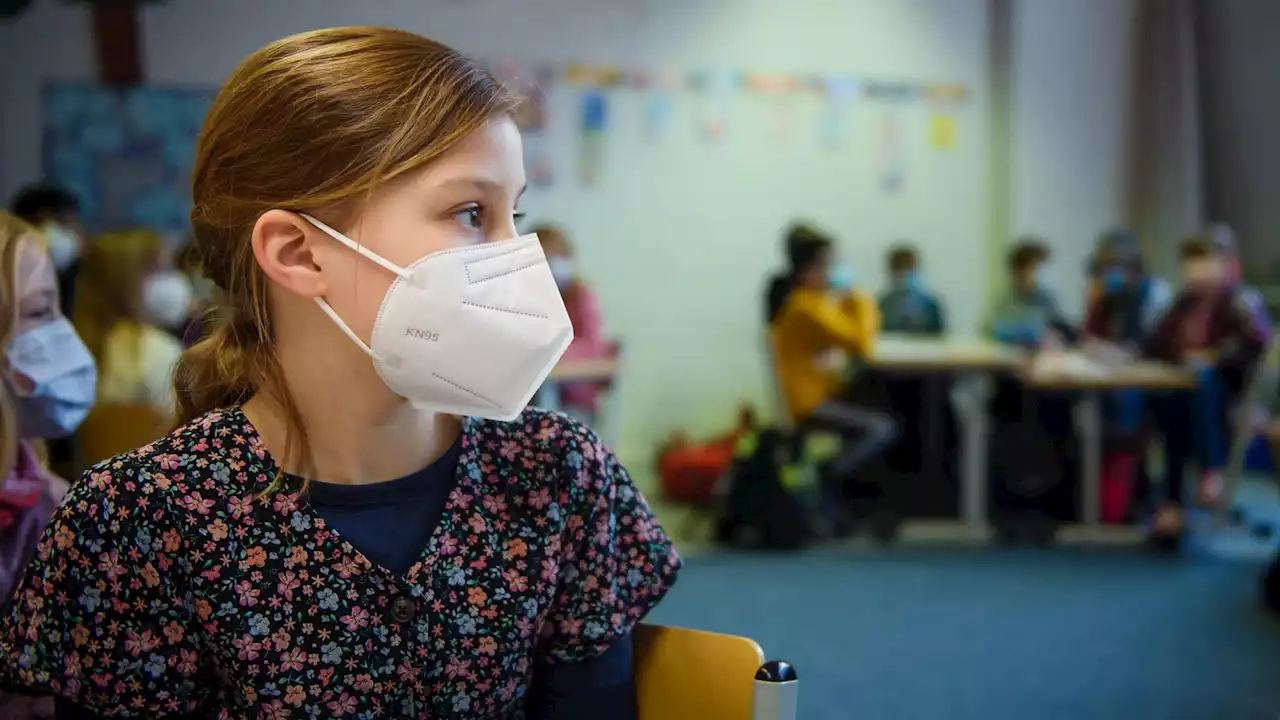 Infektionsschutzgesetz - Lehrerverbände befürchten Masken-Konflikte an Schulen