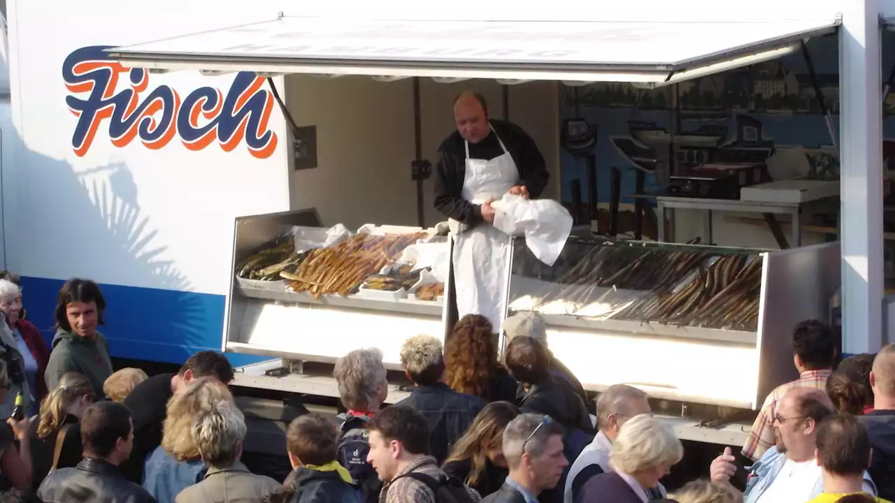 Nach Corona-Pause - Hamburger Fischmarkt wieder in traditioneller Form geöffnet