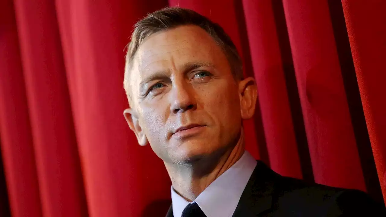 Daniel Craig Gets COVID, Prompting Cancellation of 'Macbeth' Shows