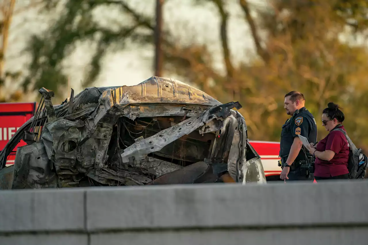 Precinct 7 constable's deputy killed in fiery two-vehicle wreck during traffic stop