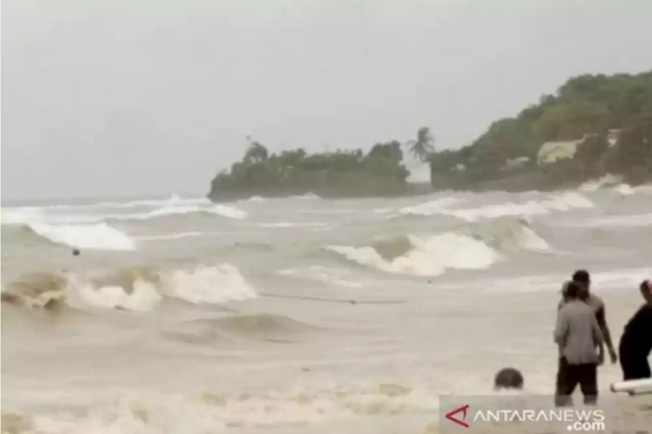 BMKG Ingatkan Potensi Gelombang Tinggi 6 Meter 2 Hari Ini, Selat Bali Waspada