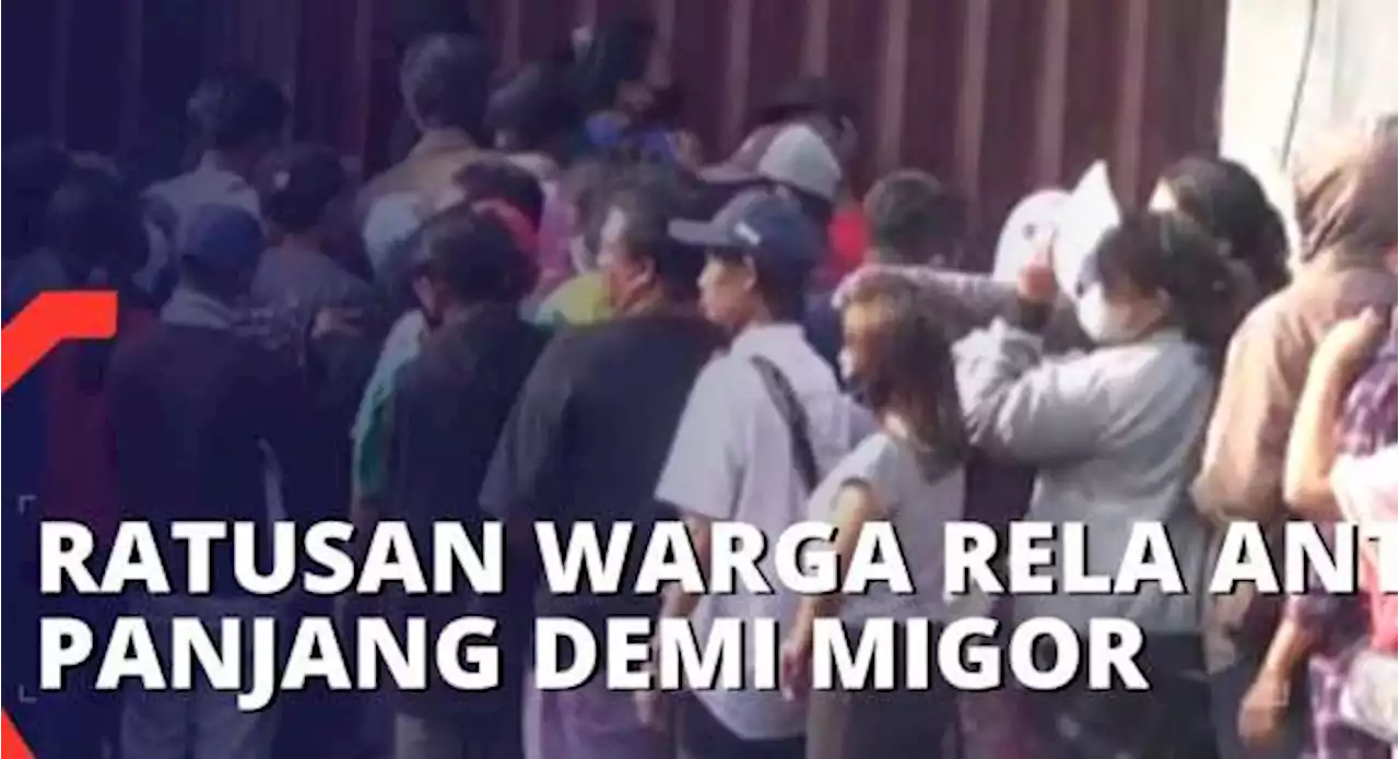 Khawatir Tak Kebagian, Ratusan Warga Antre Panjang Demi Minyak Goreng Curah