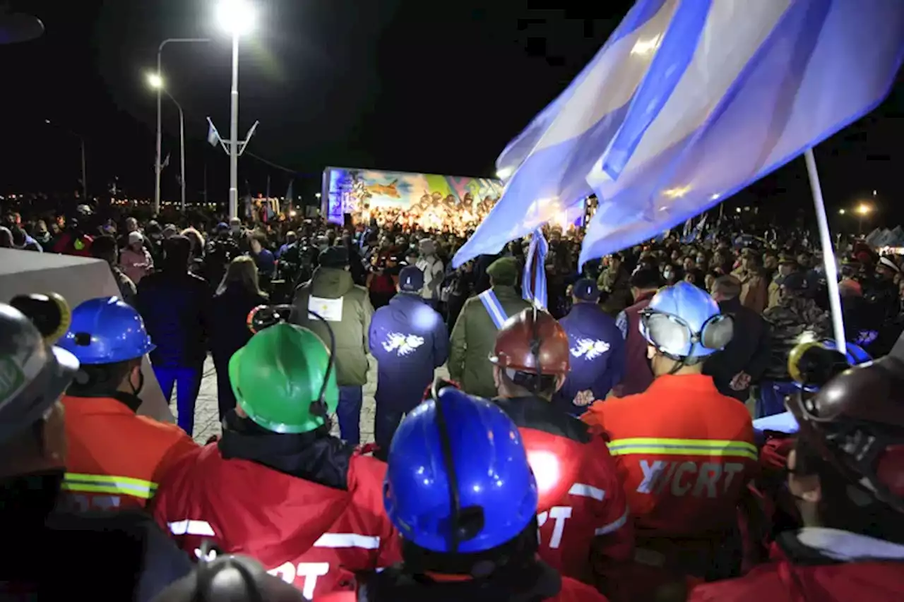 La emotiva vigilia en Río Gallegos, la ciudad que abrazó a los veteranos de la guerra