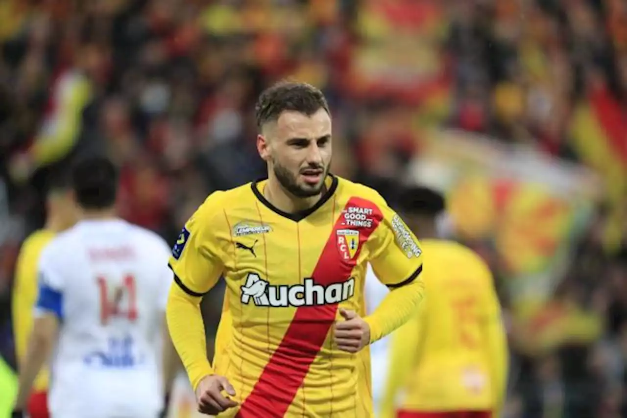 Jonathan Clauss titulaire avec Lens à Strasbourg en Ligue 1