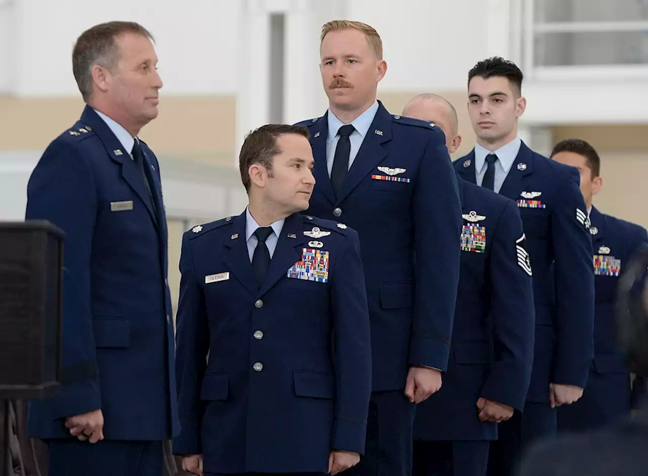 Four airmen decorated for overseas mission that saved lives