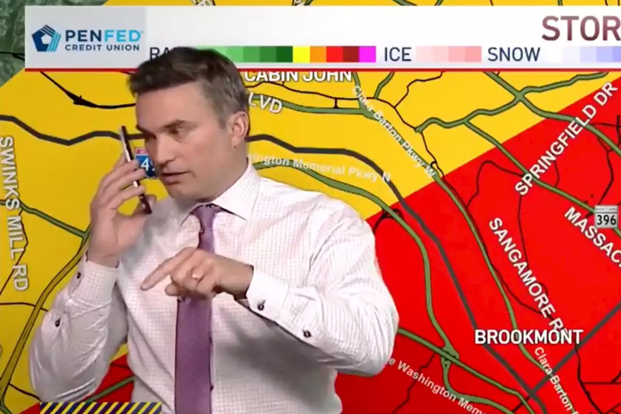 Meteorologist phones kids on-air, warns them of tornado