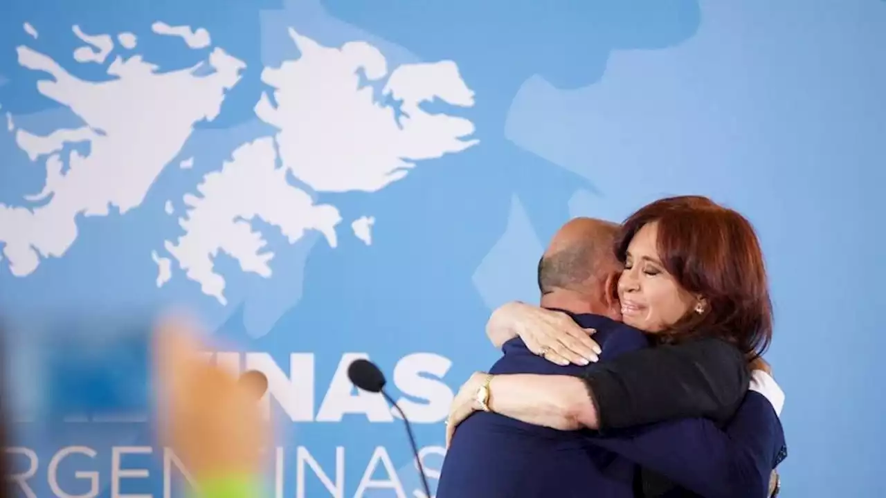 Cristina Kirchner: 'Ustedes, junto a las Madres, parieron la democracia' | La vicepresidenta homenajeó a los excombatientes de la Guerra de Malvinas