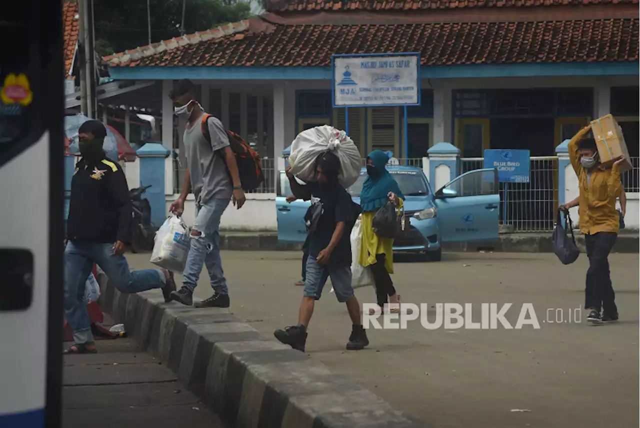 Satgas Terbitkan SE Pelaku Perjalanan untuk Mudik |Republika Online