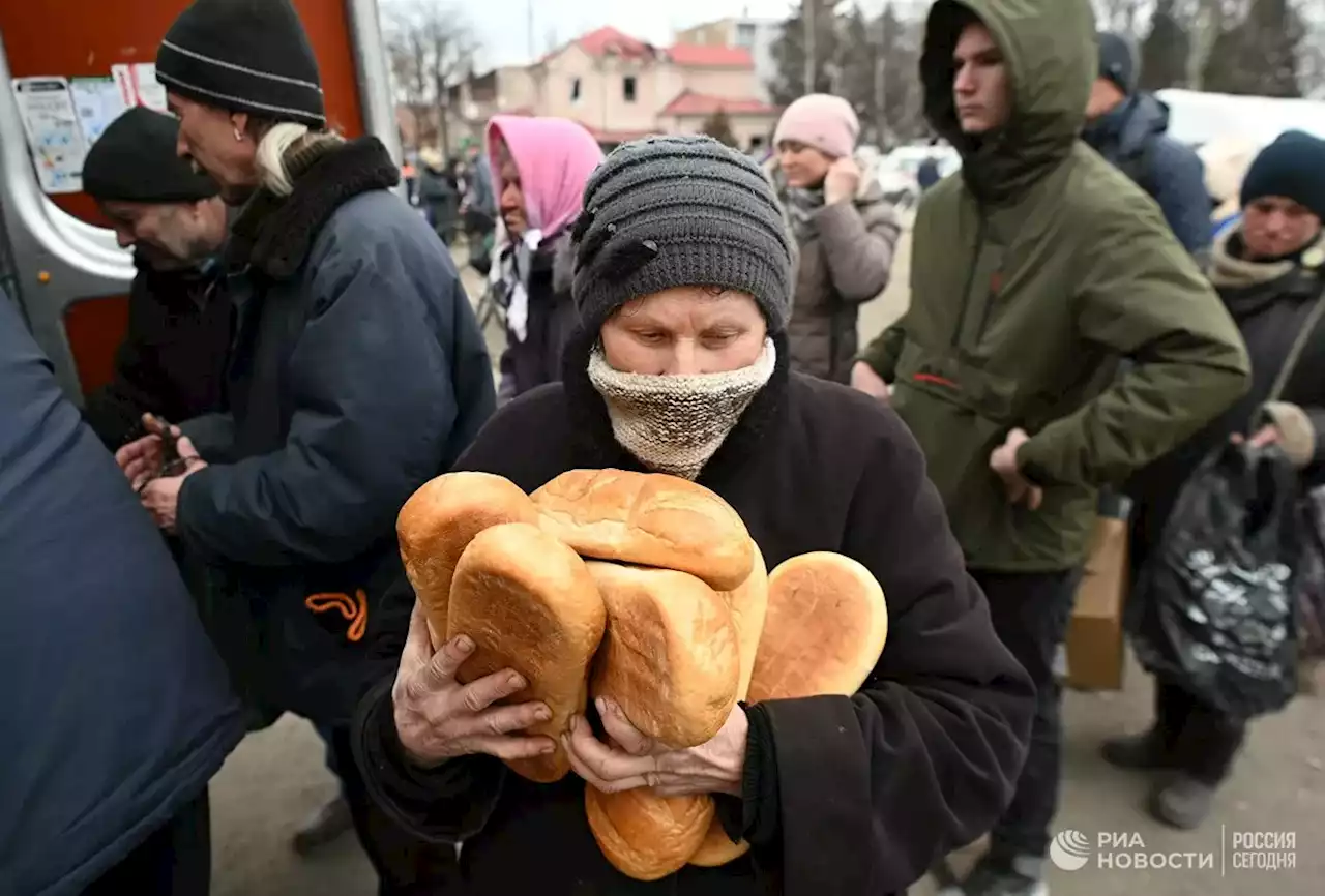 Фонд Кадырова раздал жителям Мариуполя сто тонн продуктов