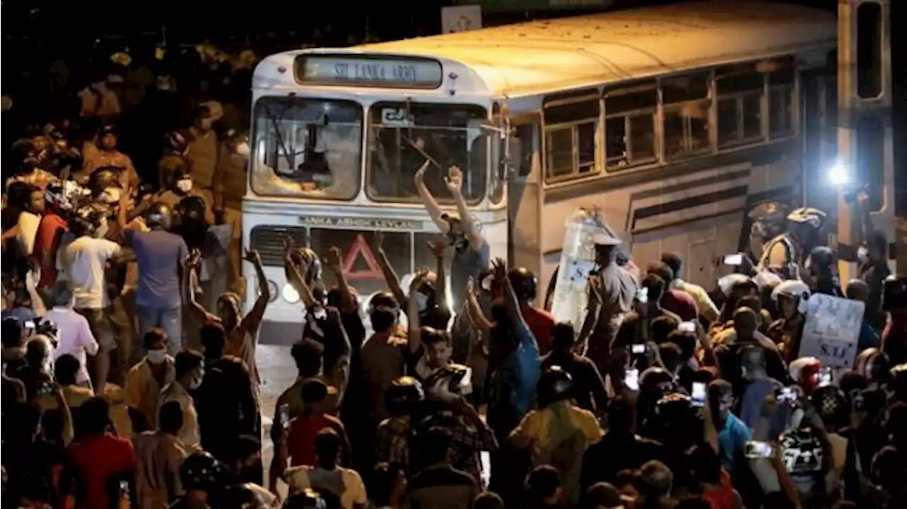 Hindari Kerusuhan, Sri Lanka Terapkan Jam Malam dan Blokir Media Sosial