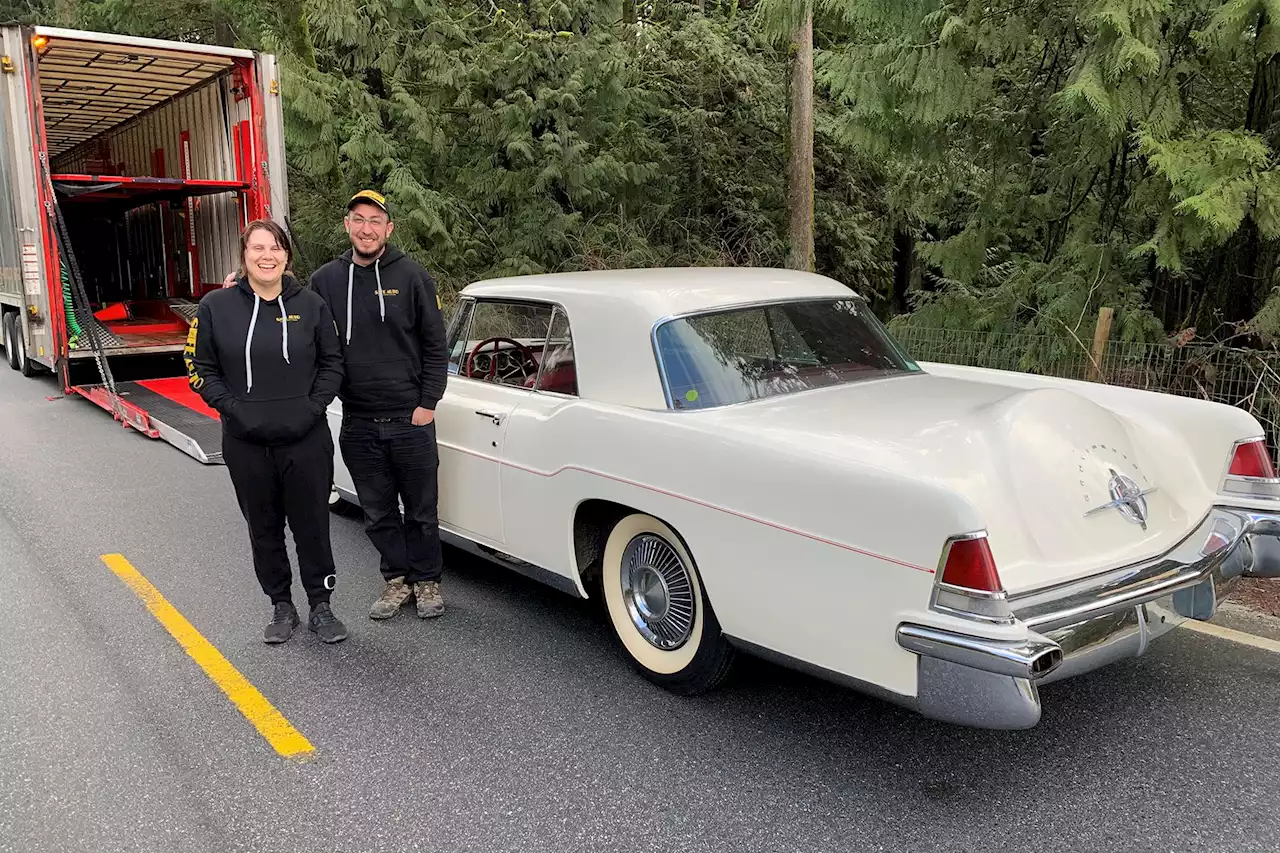 Car-moving couple criss-cross the continent