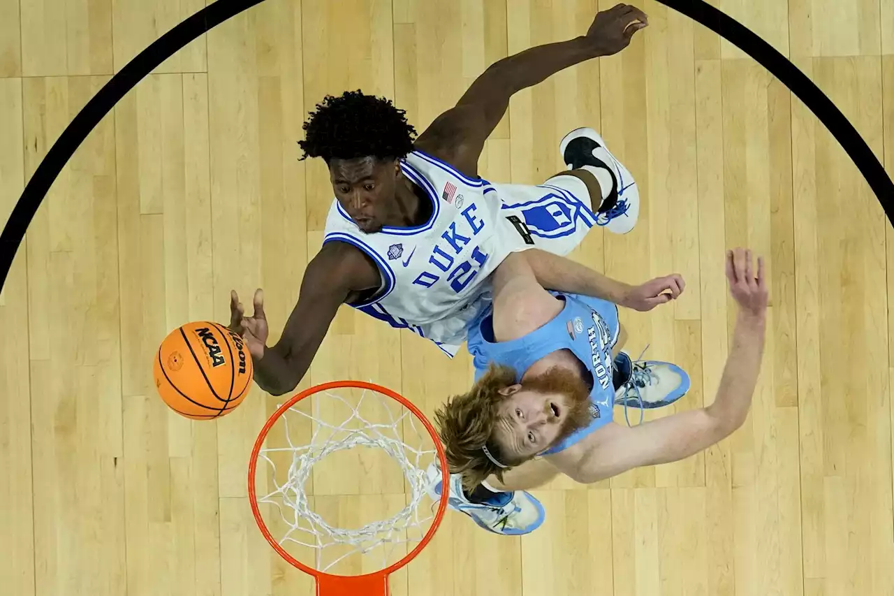 Men’s Final Four: Duke and North Carolina trading leads in second half