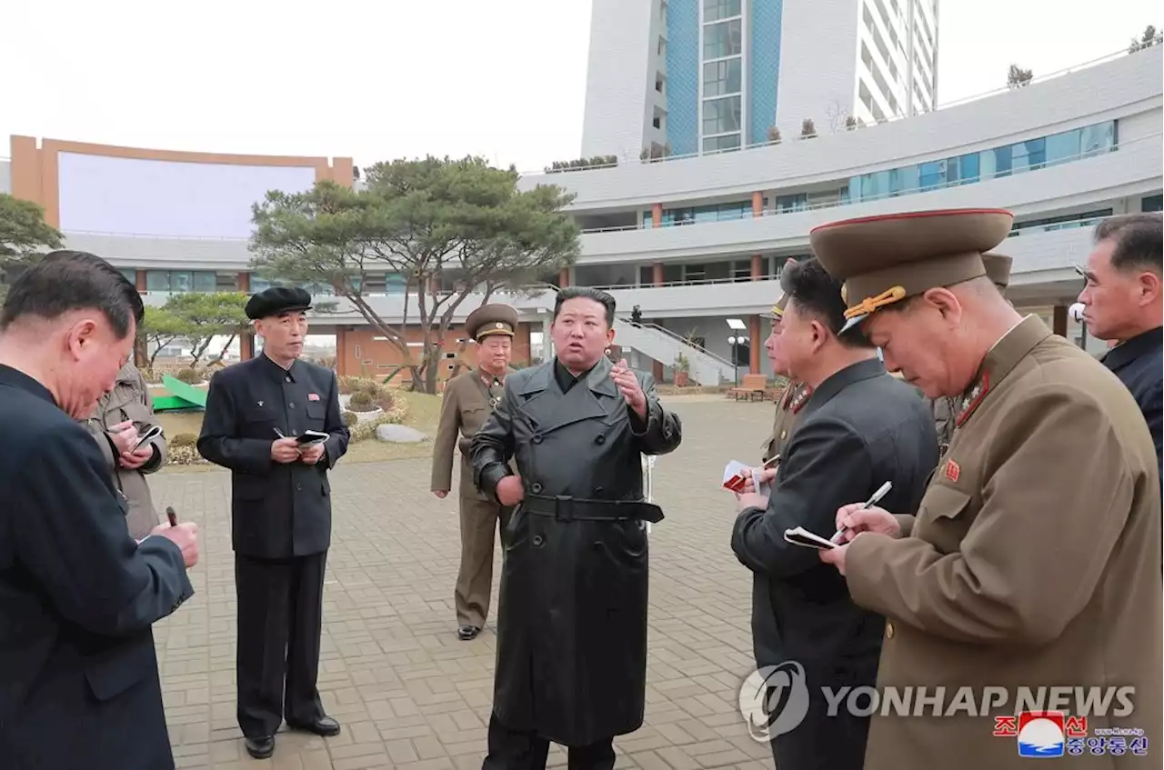 北 김정은, 완공된 평양 보통강변 주택지구 시찰…'본보기 창조'(종합) | 연합뉴스