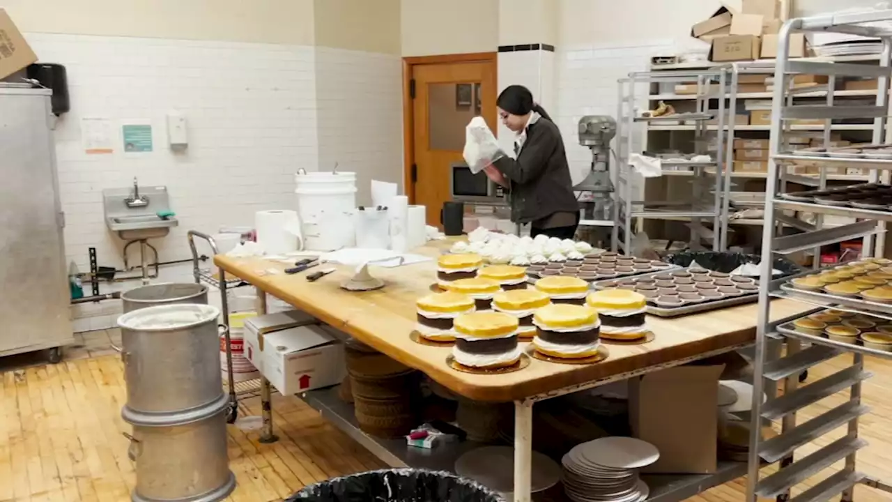 Dinkel's Bakery closing after 100 years of German baked goods in Lakeview