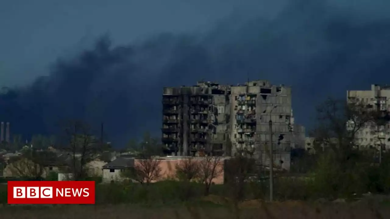 Mariupol civilians leave besieged Azovstal steelworks