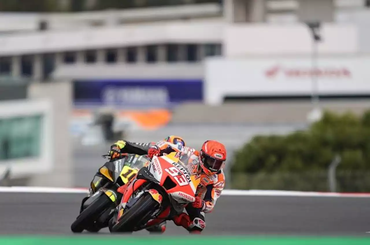 MotoGP Spanyol 2022 - Demi Marc Marquez, Dani Pedrosa Rela Jadi 'Tukang Ojek' - Bolasport.com