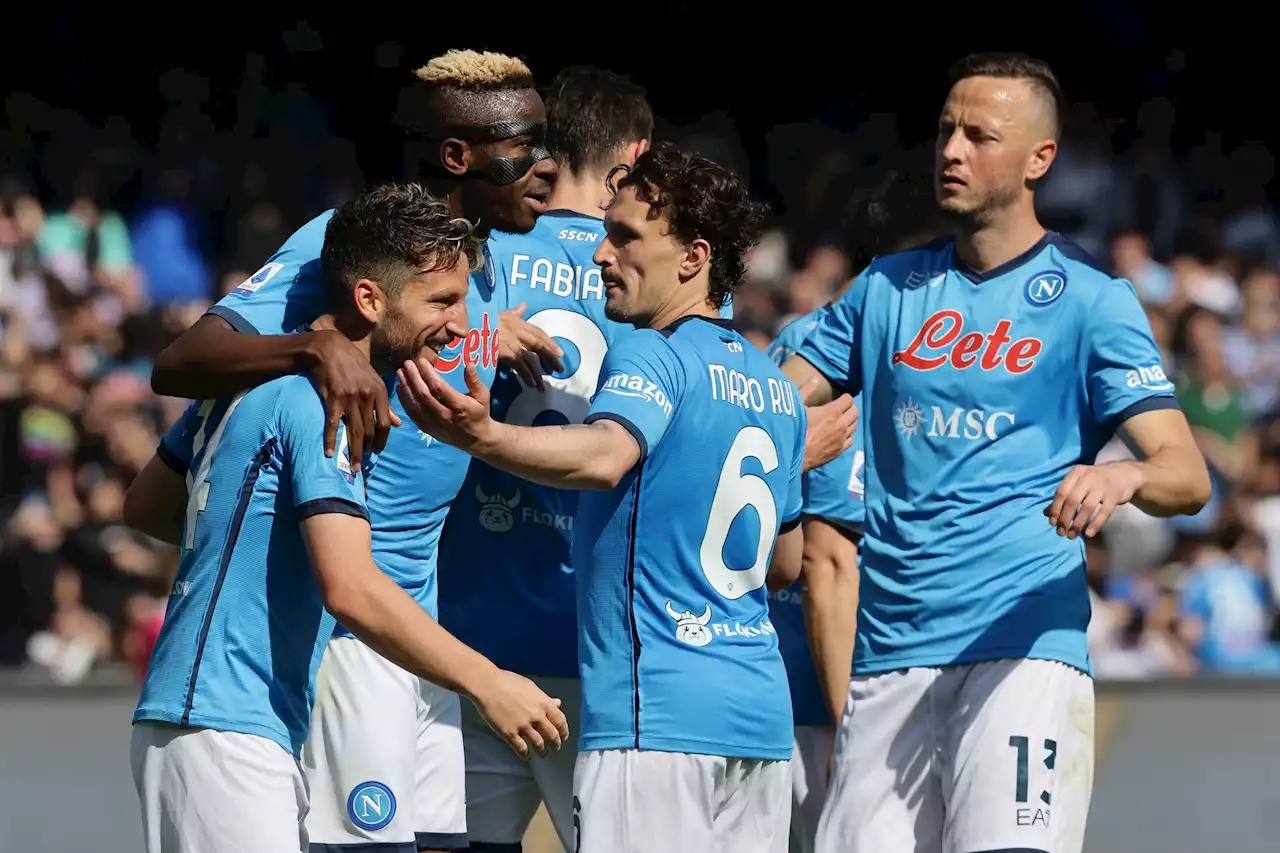 Napoli-Sassuolo 6-1: Spalletti dilaga e tiene dietro la Juve