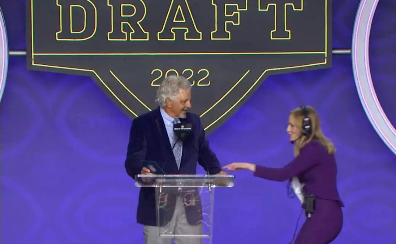 Actor And Former Vikings RB Ed Marinaro Turns Team’s NFL Draft Announcement Into Walk Down Memory Lane, Gets The Hook