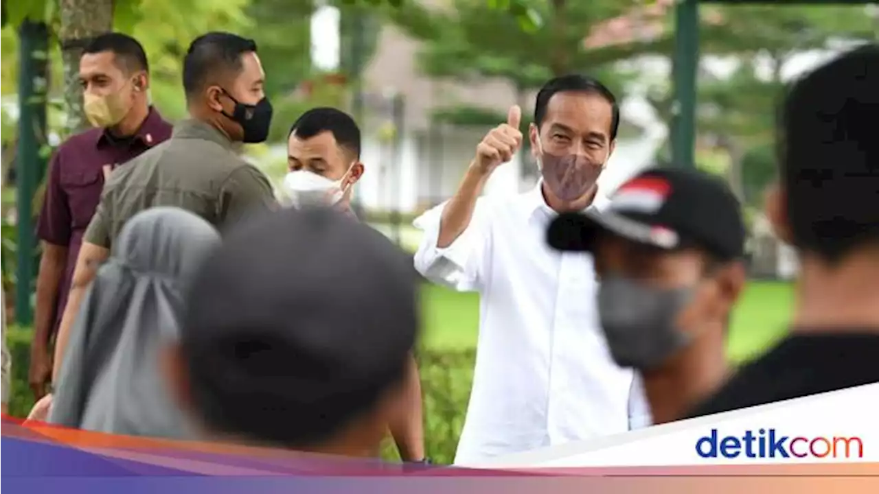 Senangnya Warga Yogya Bertemu Jokowi-Terima Bantuan Sembako