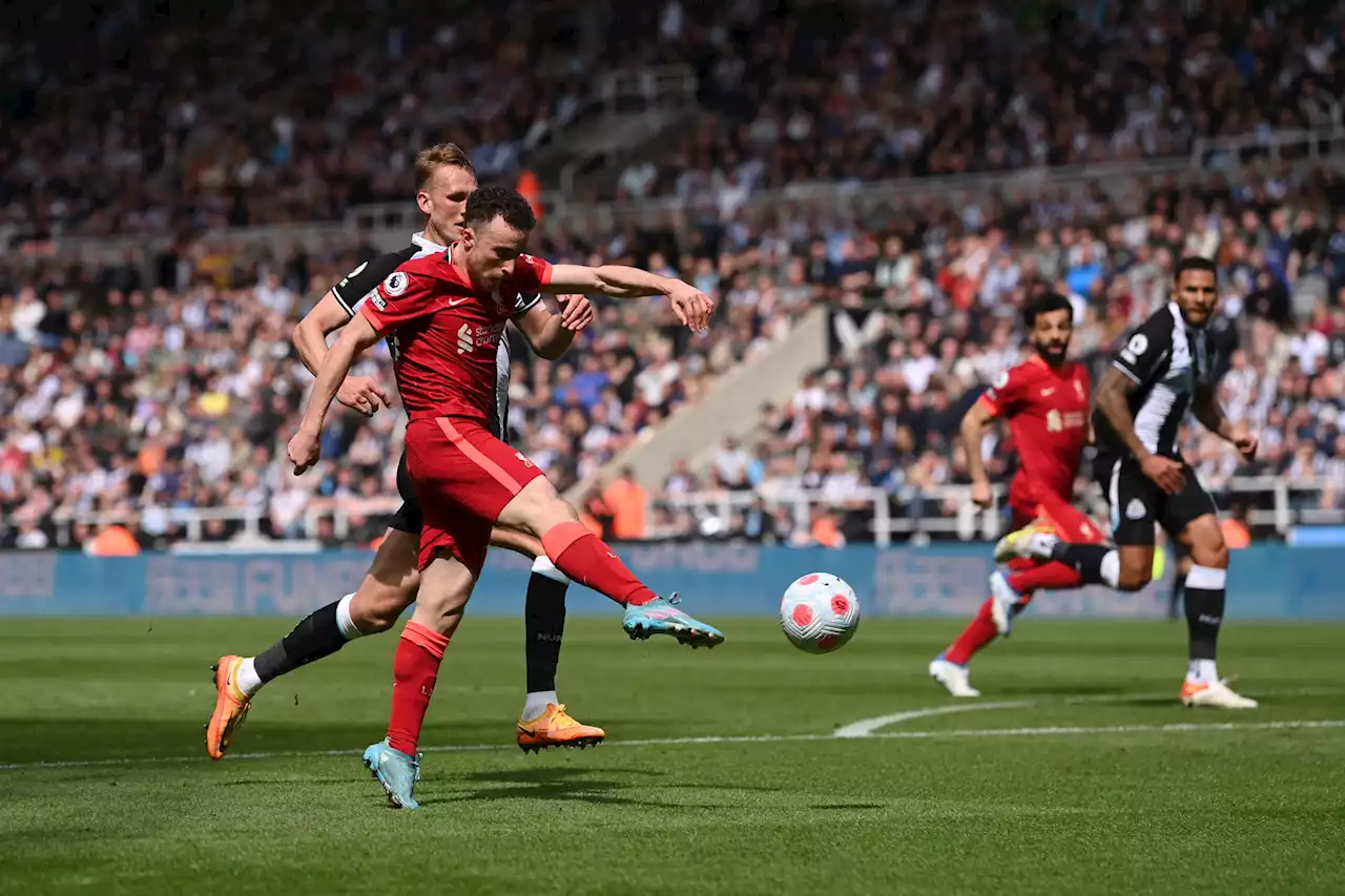 ليفربول يتصدر الدوري الإنجليزي مؤقتاً.. والفضل لهذا اللاعب
