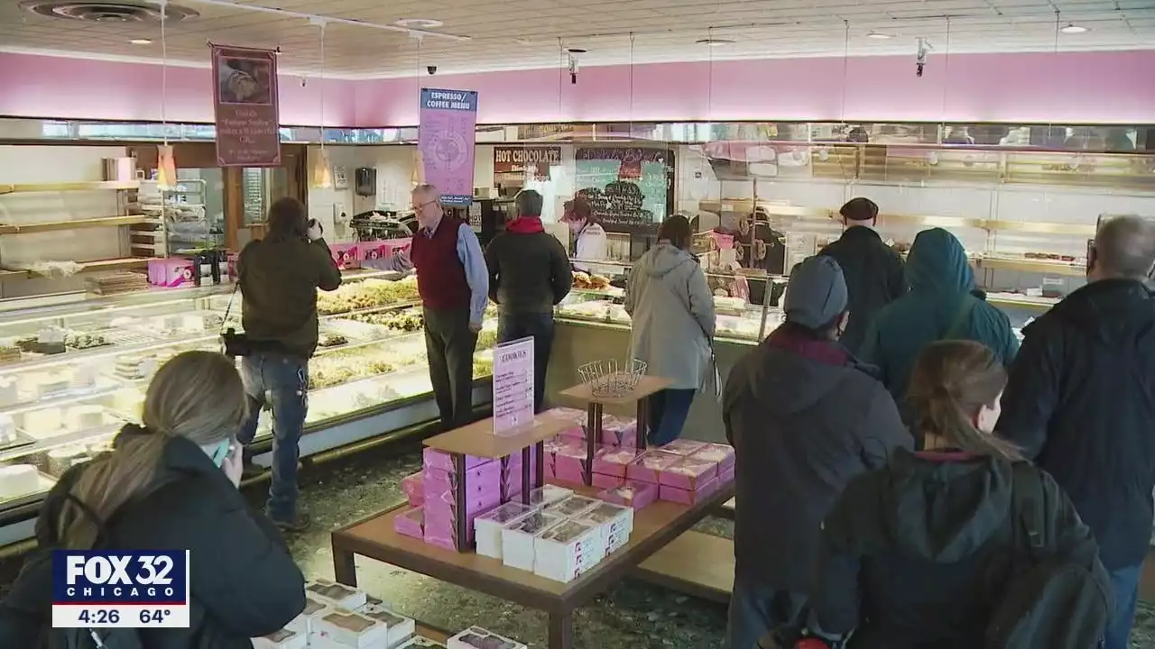 Iconic Dinkel's Bakery in Lake View gives Chicago residents one final taste