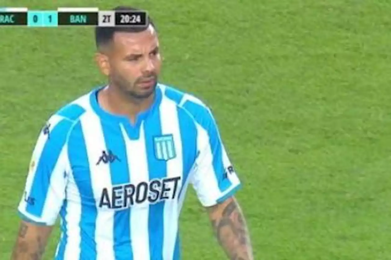 Edwin Cardona se fue disgustado: así lo silbaron los hinchas de Racing