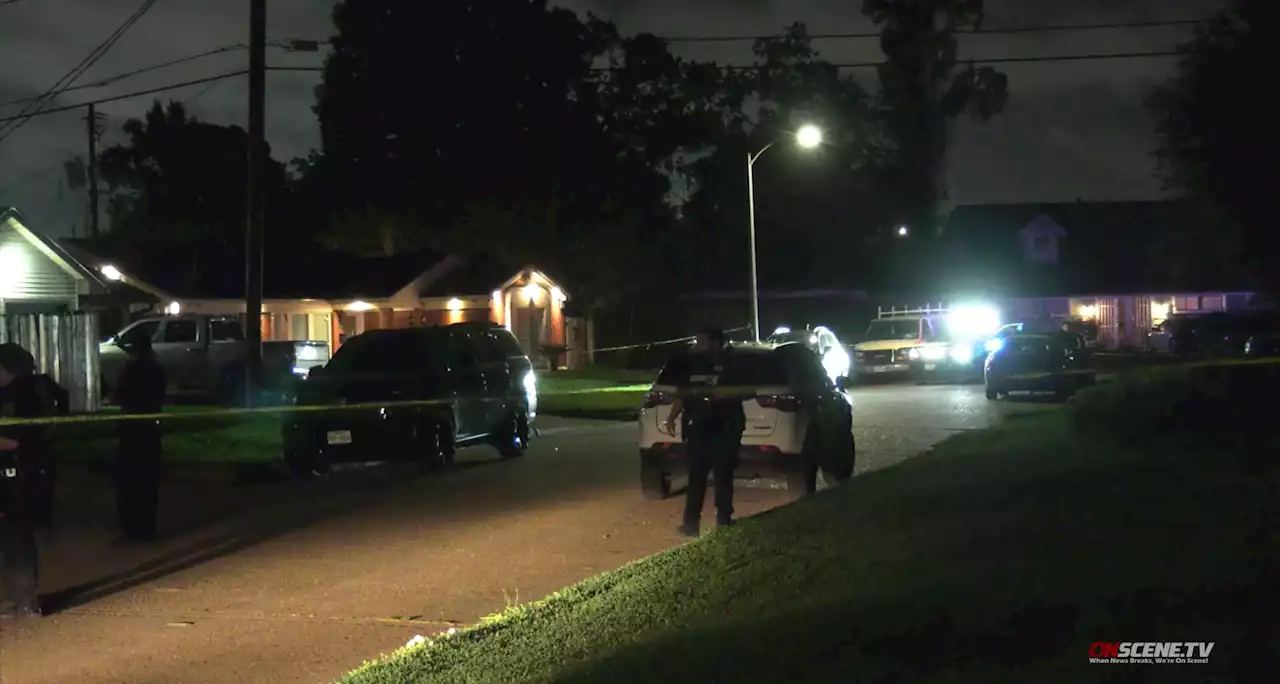 HPD: Two men shot, injured during drive-by in southeast Houston