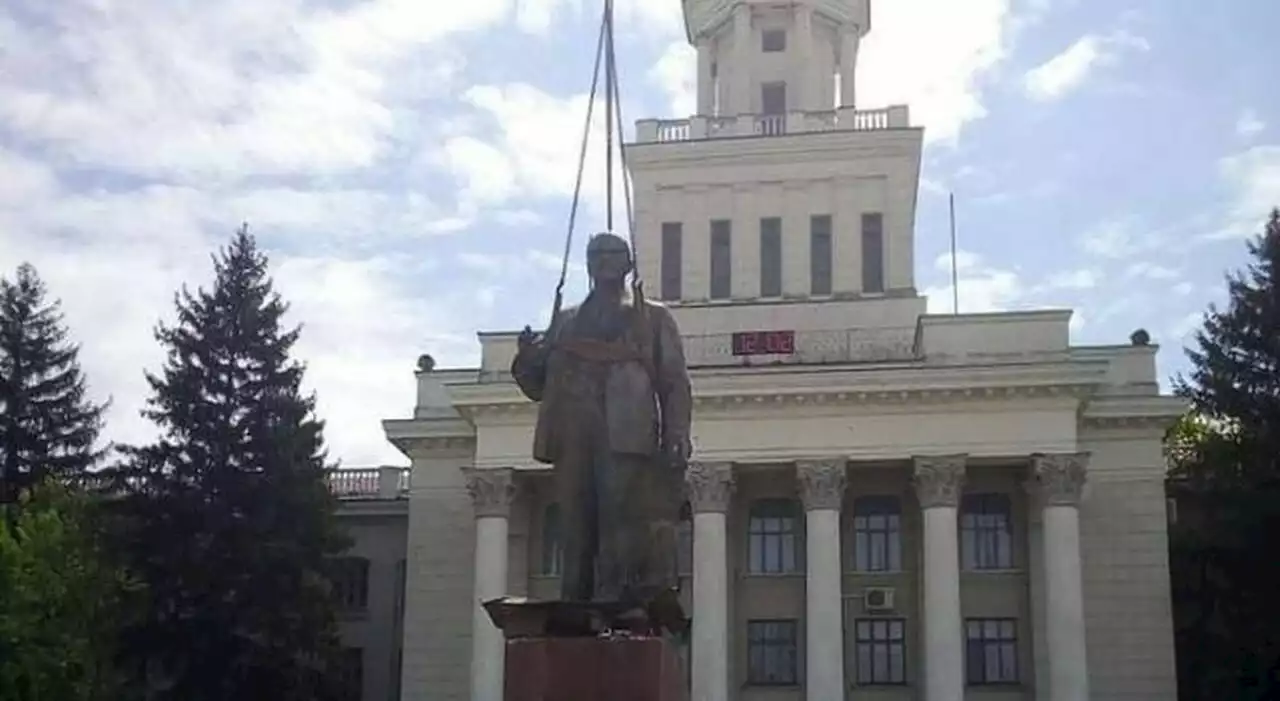 Kherson tra occupazione e referendum sull'annessione russa imminente: tornano i rubli e la statua di Lenin