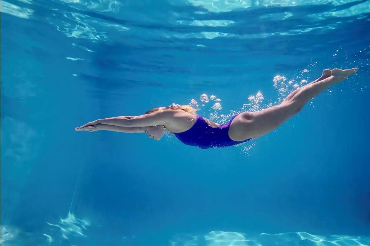 In Germania la prima piscina che autorizza donne in topless