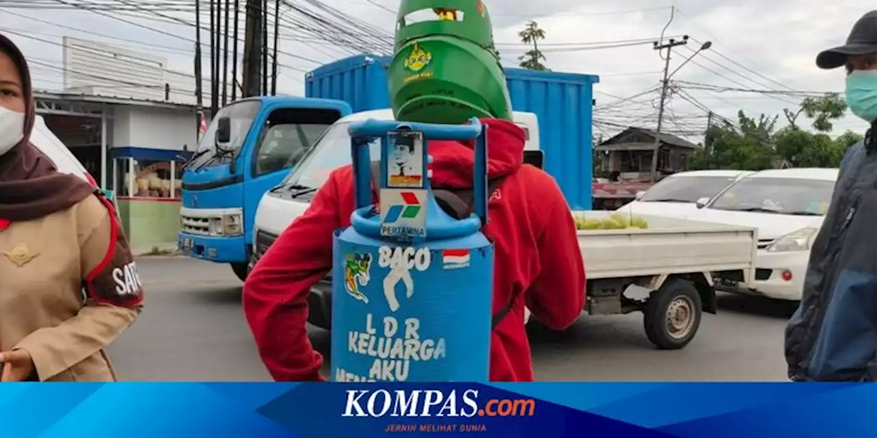 Aksi Unik Deva, Pemudik Asal Jakarta Gendong 'Tabung Gas' Sampai Banyumas