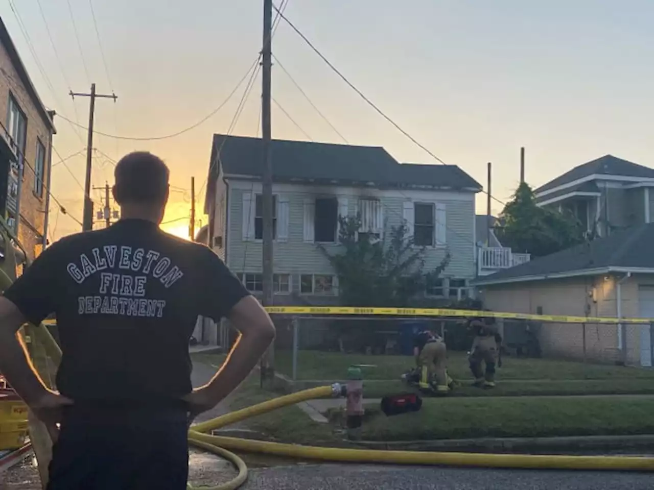 2 children dead after house fire in Galveston, firefighters say