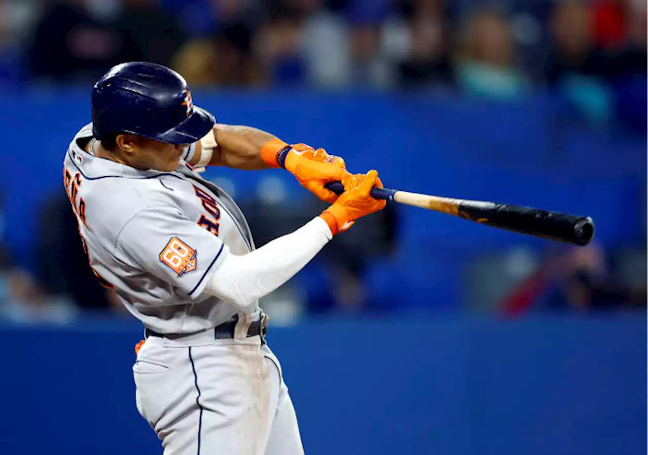 Astros slug 3 HRs in 4th straight win, 11-7 over Blue Jays