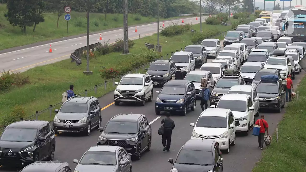 Pantauan Volume Kendaraan di Tol Trans Jawa pada Puncak Arus Mudik 2022