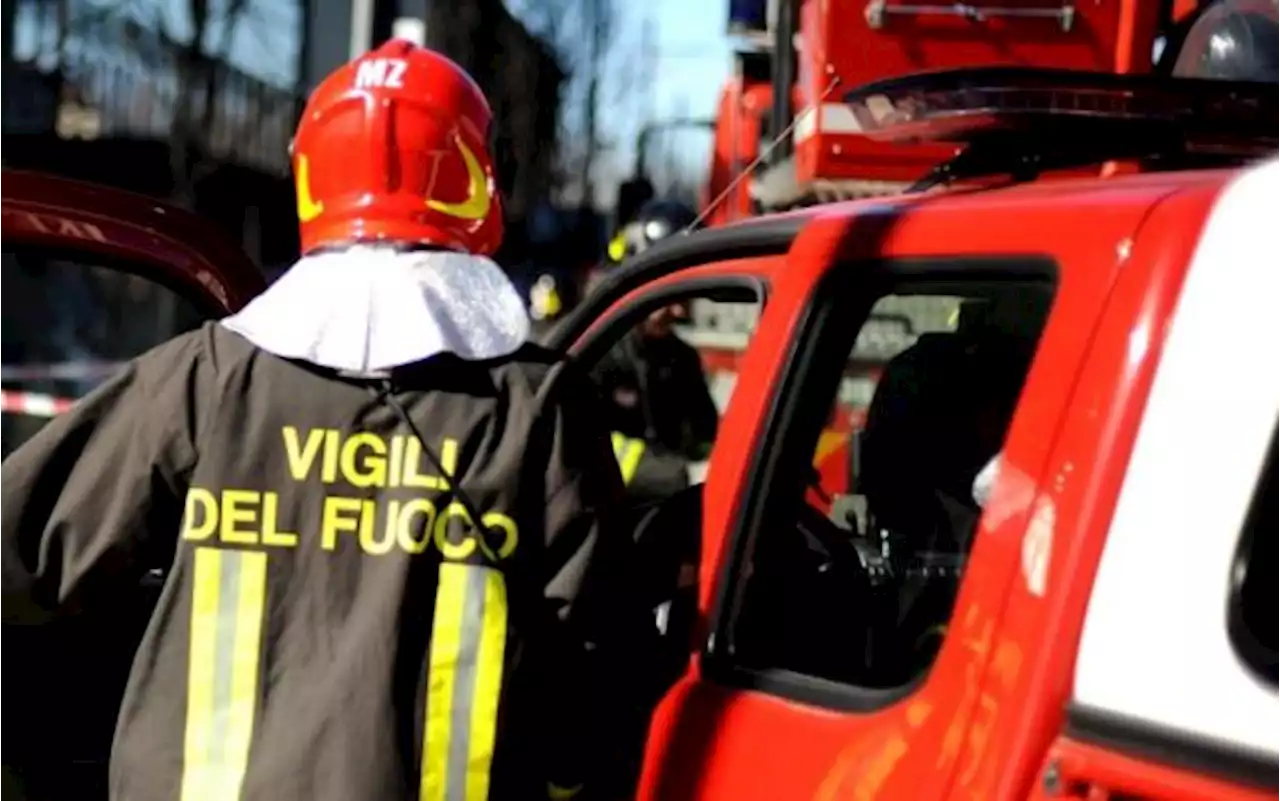 Roma, autobus in fiamme in via Luigi Candoni: nessun ferito