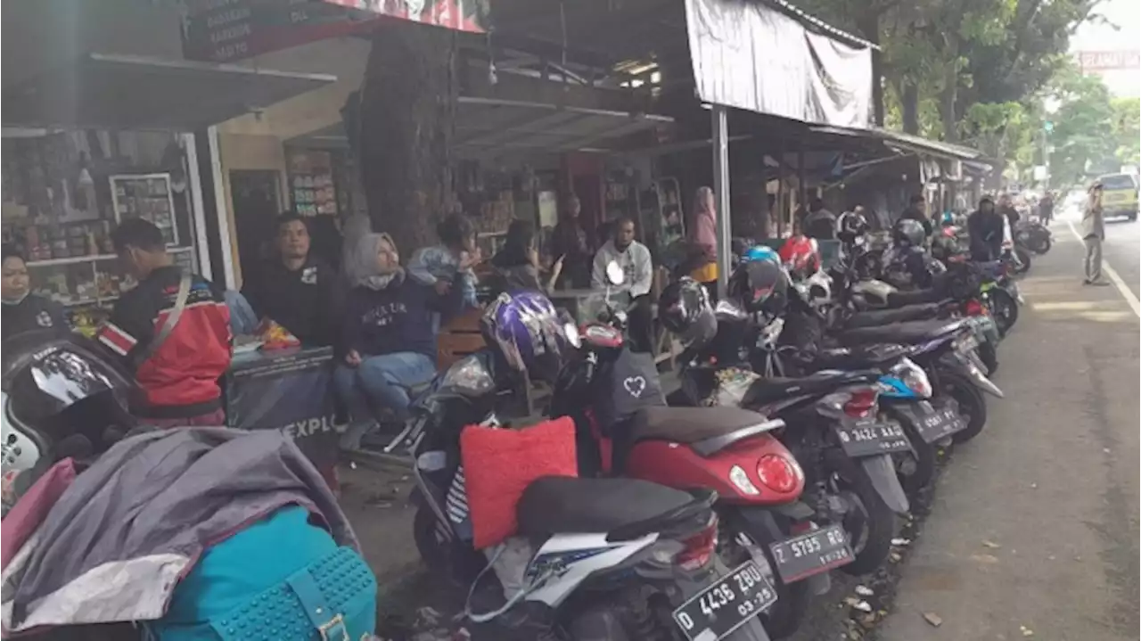 Berkah Arus Mudik, Pedagang dan Tukang Parkir di Rest Area Jalur Gentong Tasikmalaya Ketiban Untung