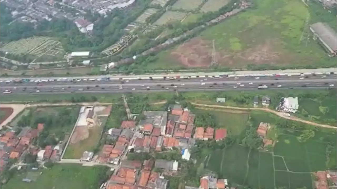 Pantauan Udara: Tol Jakarta-Cikampek sampai Semarang Ramai