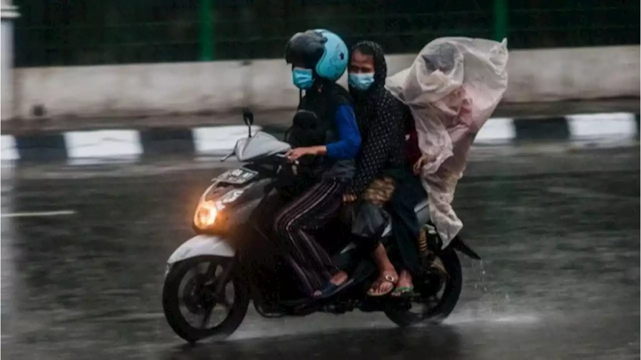 Waspada, H-2 Lebaran Sebagian Besar Wilayah Indonesia Diguyur Hujan