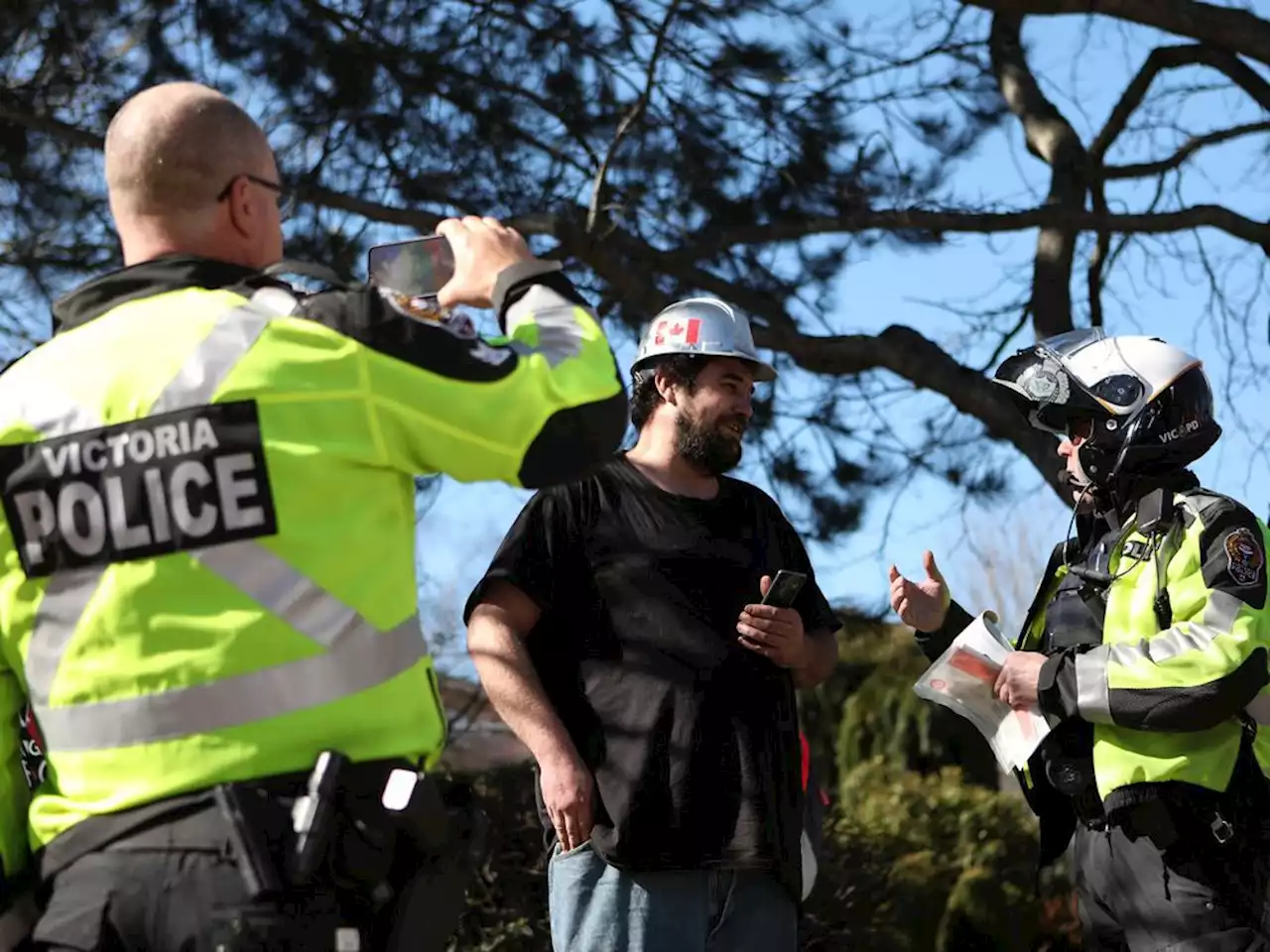 B.C. footing the $385K bill for Victoria police working overtime at 'Freedom Convoy' protests