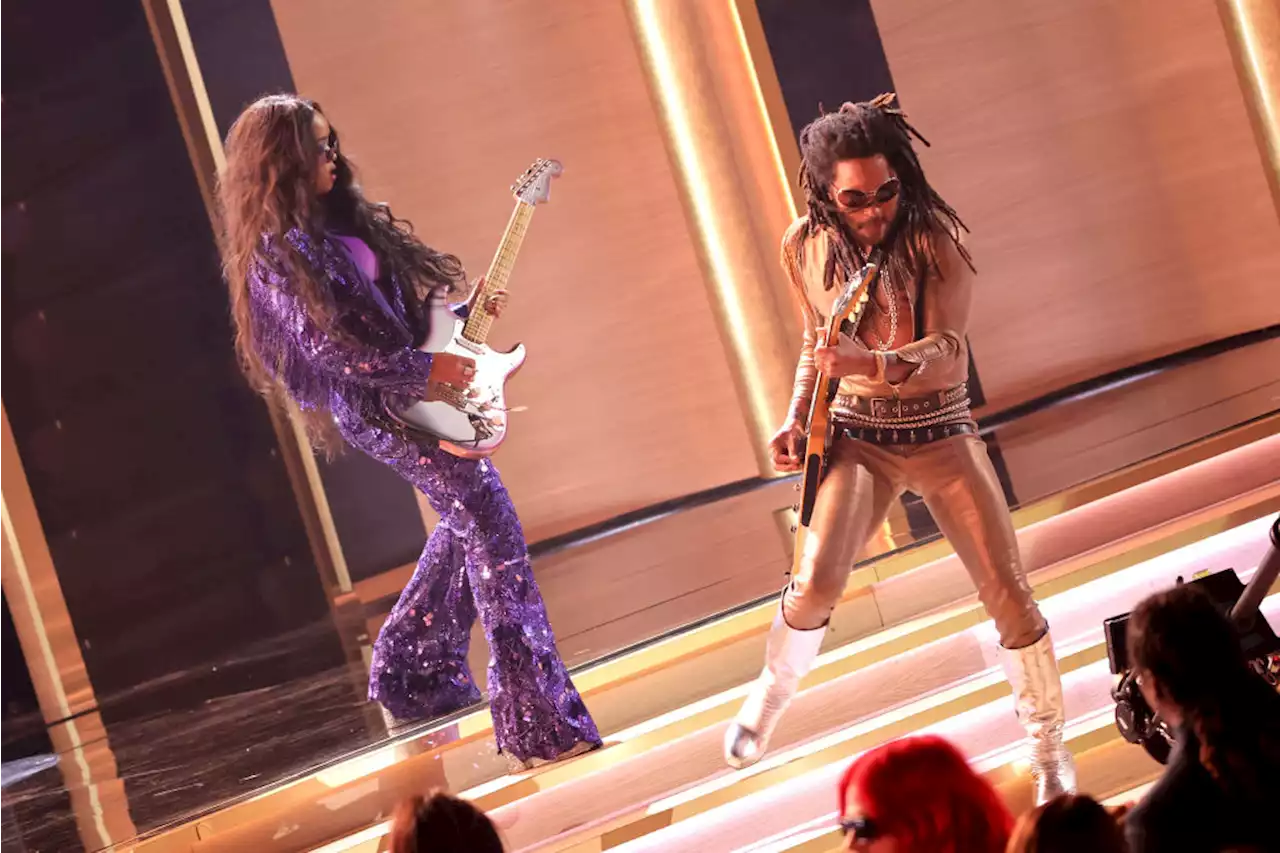 Grammy Awards 2022: H.E.R. jams with Lenny Kravitz and Travis Barker