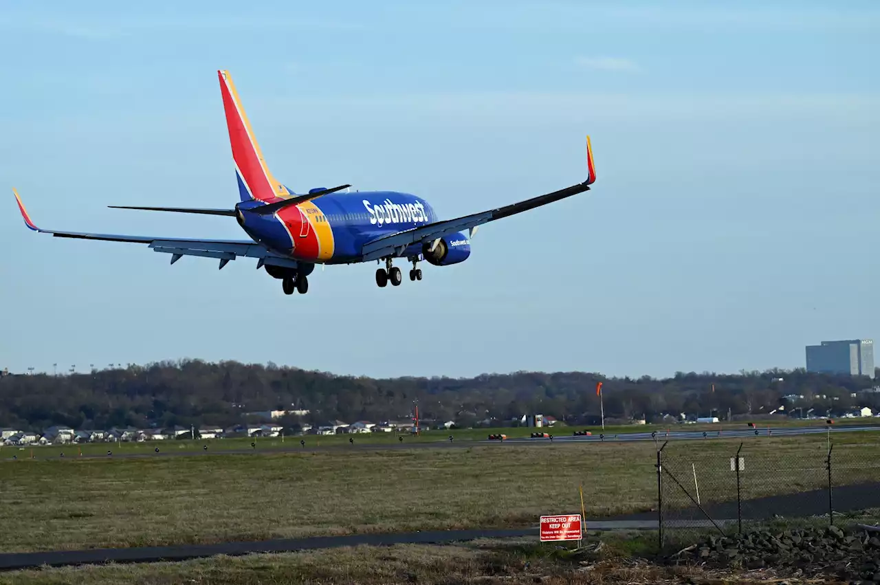 'Peak travel period': Slew of flight delays hit SFO, OAK