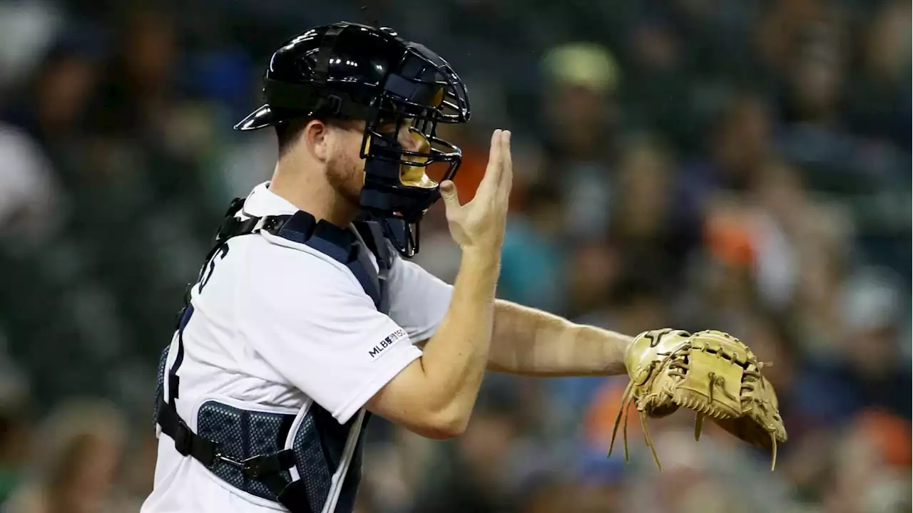 MLB Testing Electronic Pitch Signals for Catchers